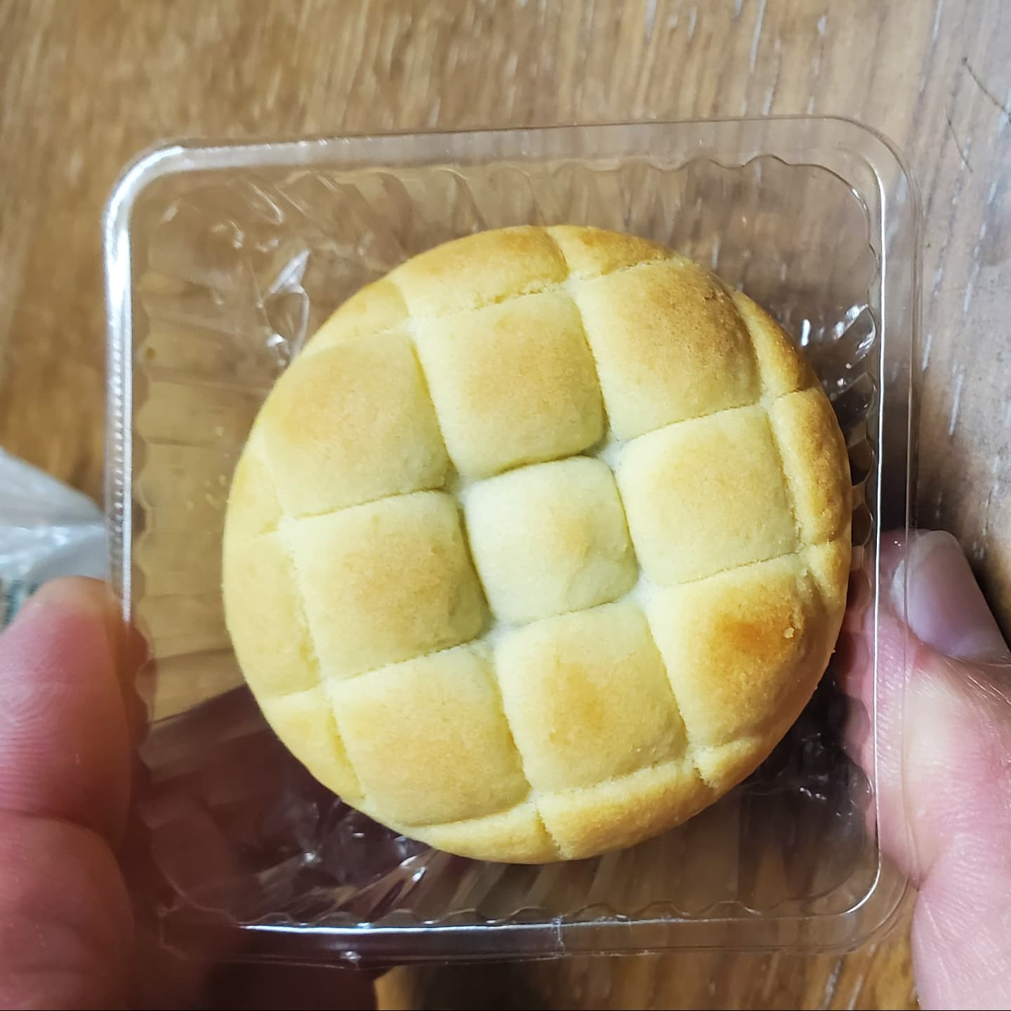 香港からのお客様に現地のお菓子頂きました。