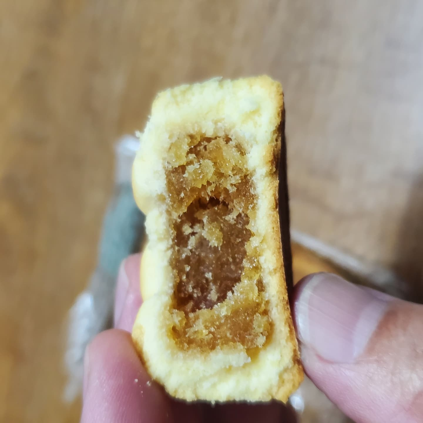 香港からのお客様に現地のお菓子頂きました。