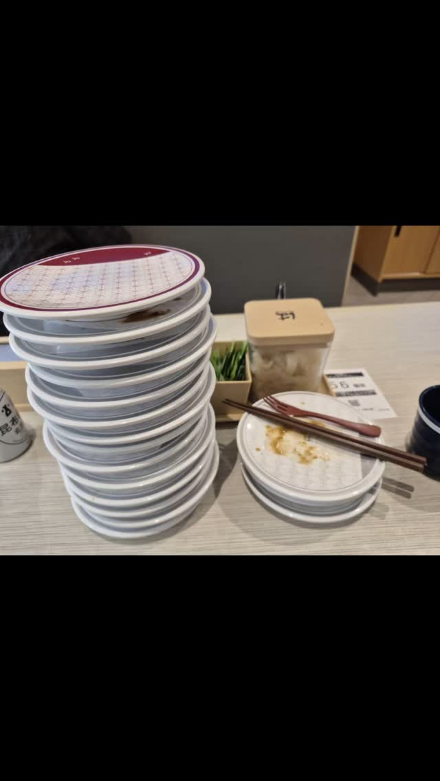 ゲストさんと回転寿司来ました。